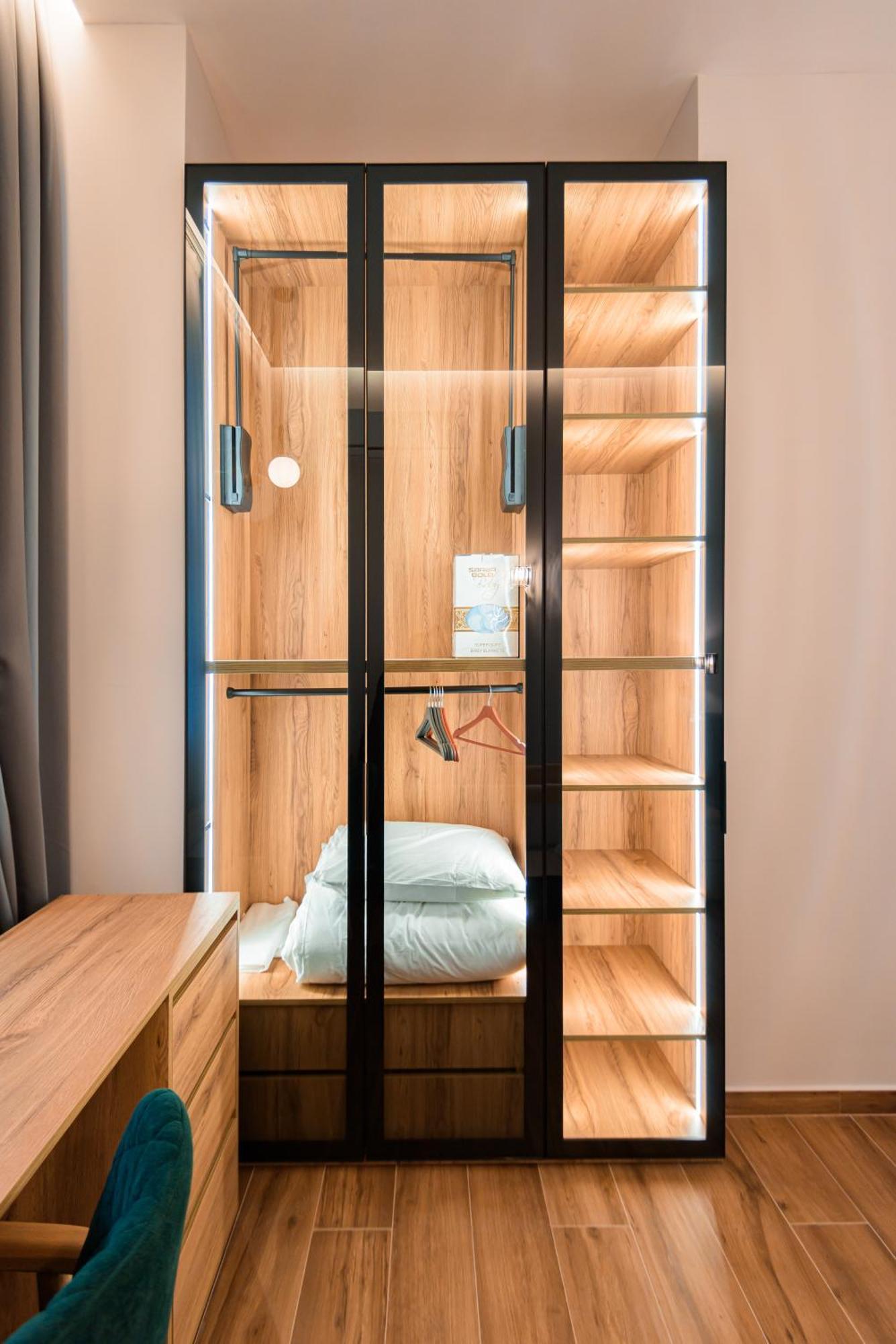 Lux Holidays Durres Bagian luar foto