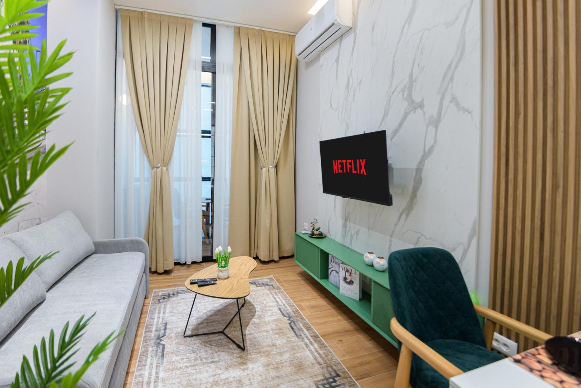 Lux Holidays Durres Bagian luar foto