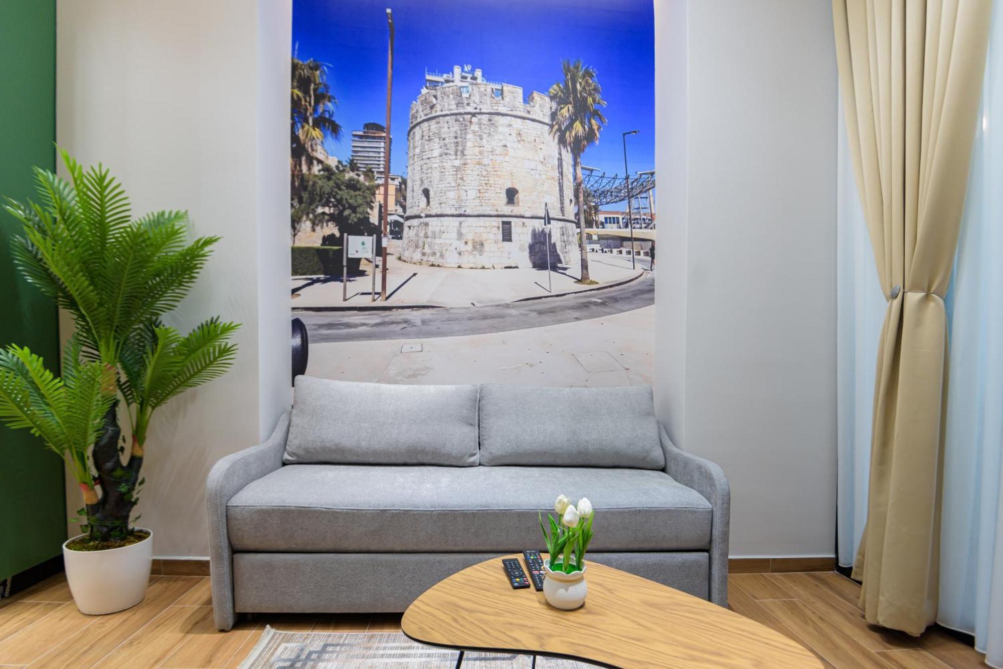 Lux Holidays Durres Bagian luar foto