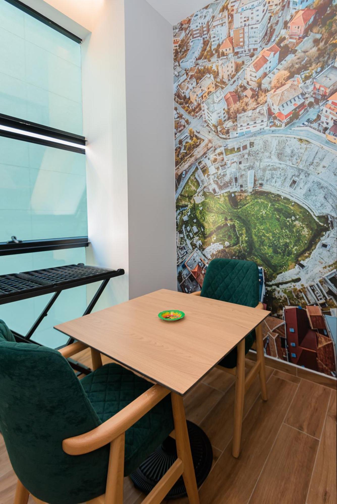 Lux Holidays Durres Bagian luar foto